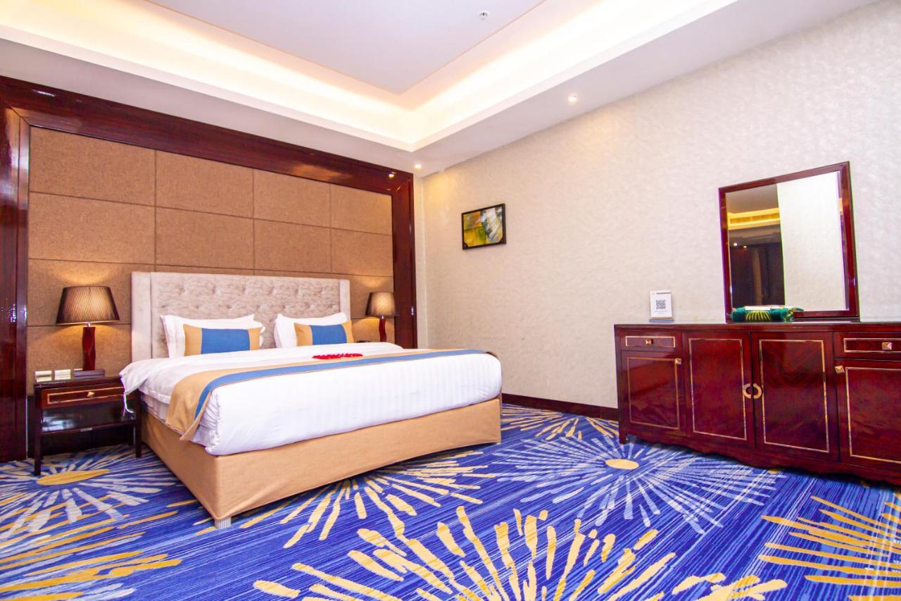 فندق هوليداي الخليج الرياض - Holiday Al Khaleej Hotel Dış mekan fotoğraf