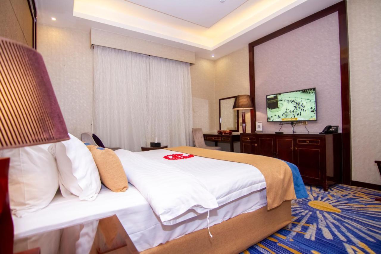 فندق هوليداي الخليج الرياض - Holiday Al Khaleej Hotel Dış mekan fotoğraf