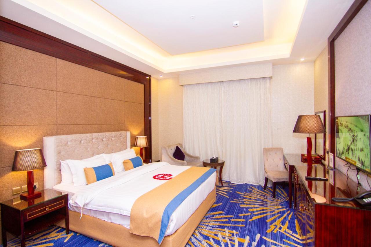 فندق هوليداي الخليج الرياض - Holiday Al Khaleej Hotel Dış mekan fotoğraf