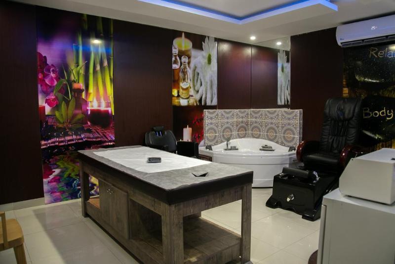فندق هوليداي الخليج الرياض - Holiday Al Khaleej Hotel Dış mekan fotoğraf