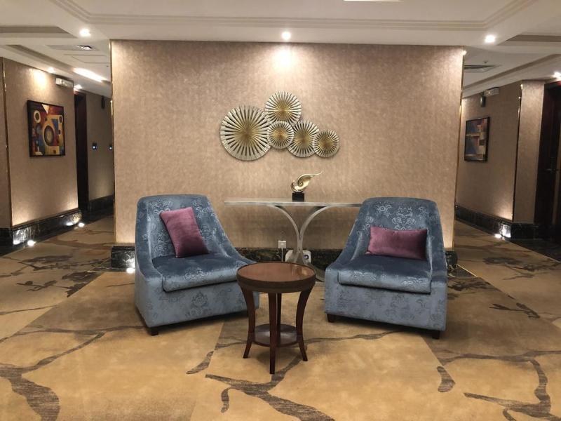فندق هوليداي الخليج الرياض - Holiday Al Khaleej Hotel Dış mekan fotoğraf
